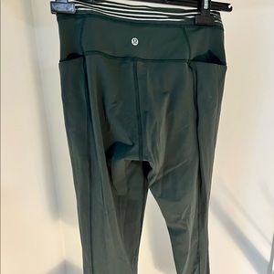 Lululemon- Dark green lulu crop legging- size 8